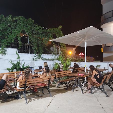 Hostel K13 Sarandë Exteriör bild
