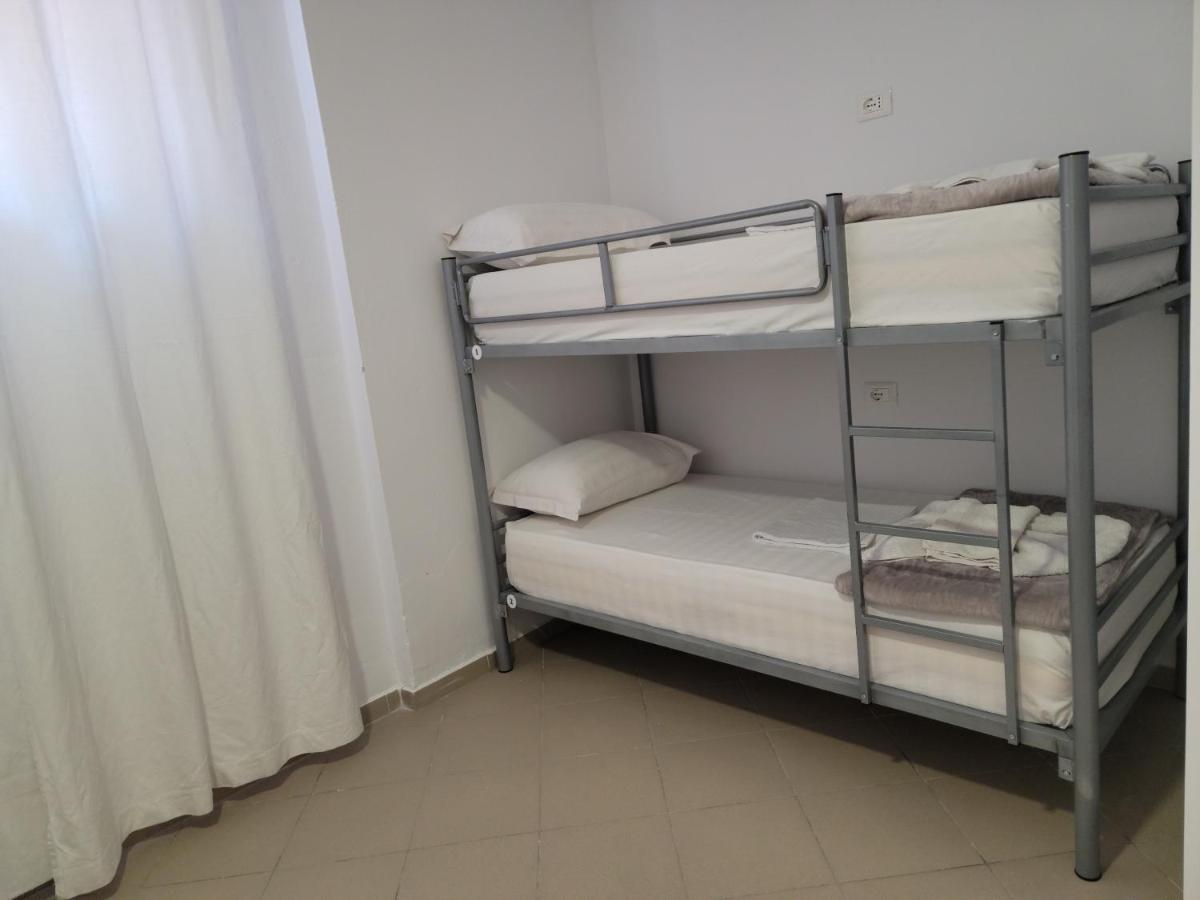 Hostel K13 Sarandë Exteriör bild