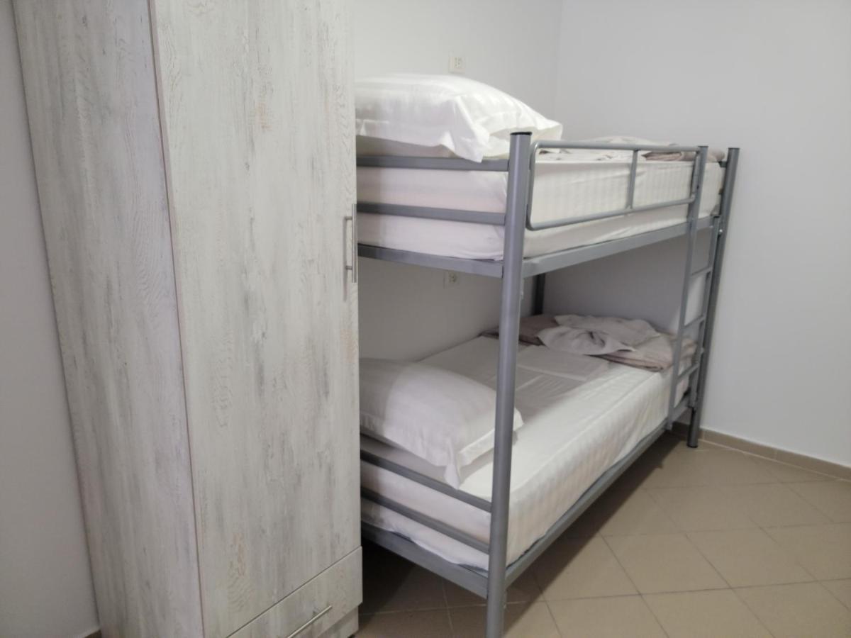 Hostel K13 Sarandë Exteriör bild