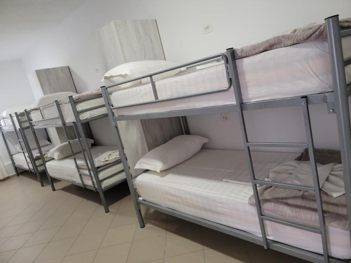 Hostel K13 Sarandë Exteriör bild