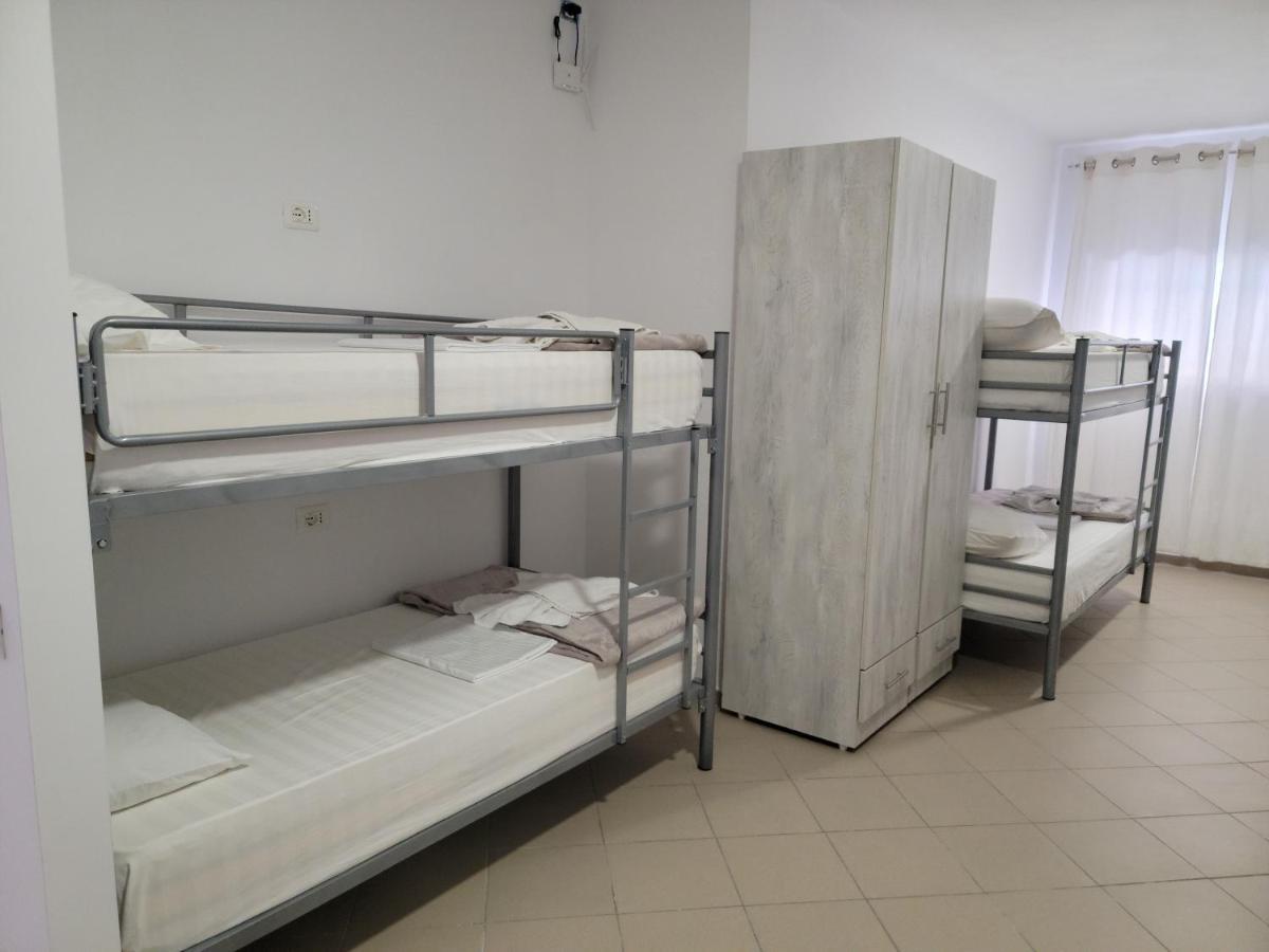Hostel K13 Sarandë Exteriör bild