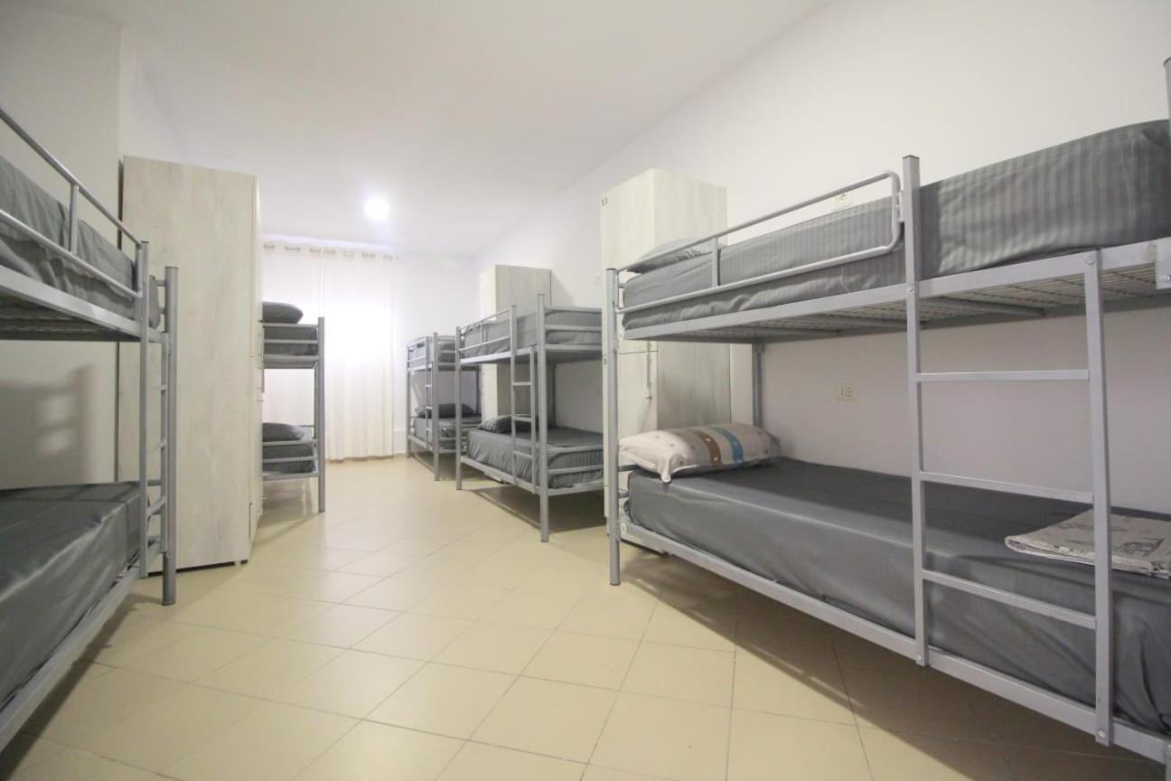 Hostel K13 Sarandë Exteriör bild