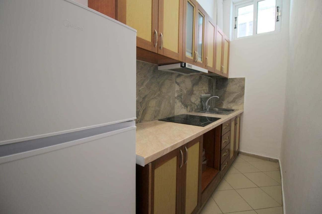 Hostel K13 Sarandë Exteriör bild