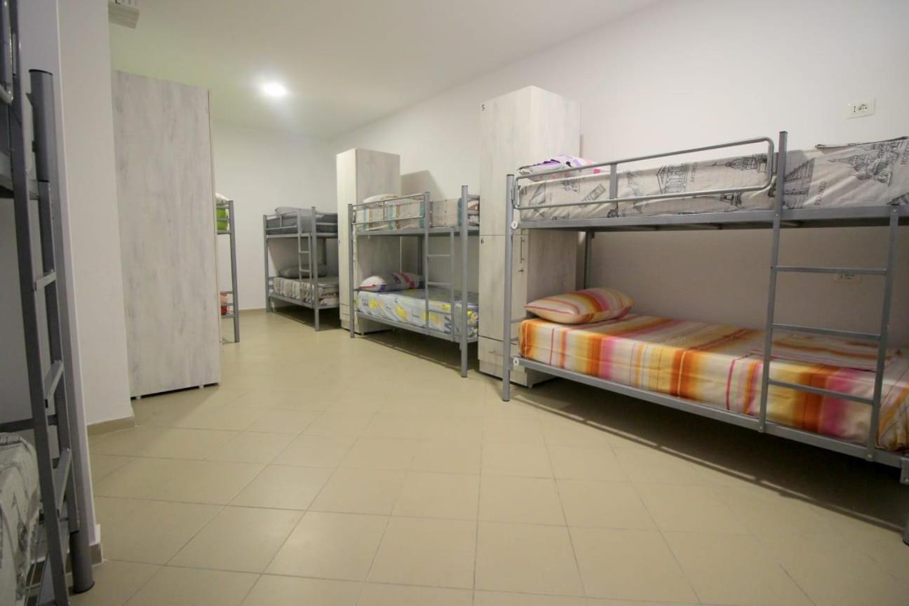 Hostel K13 Sarandë Exteriör bild