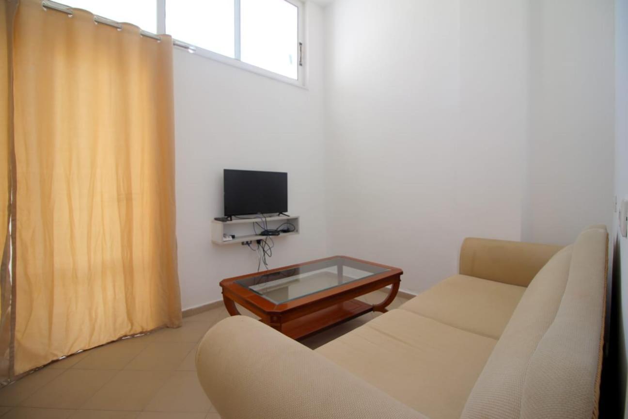 Hostel K13 Sarandë Exteriör bild