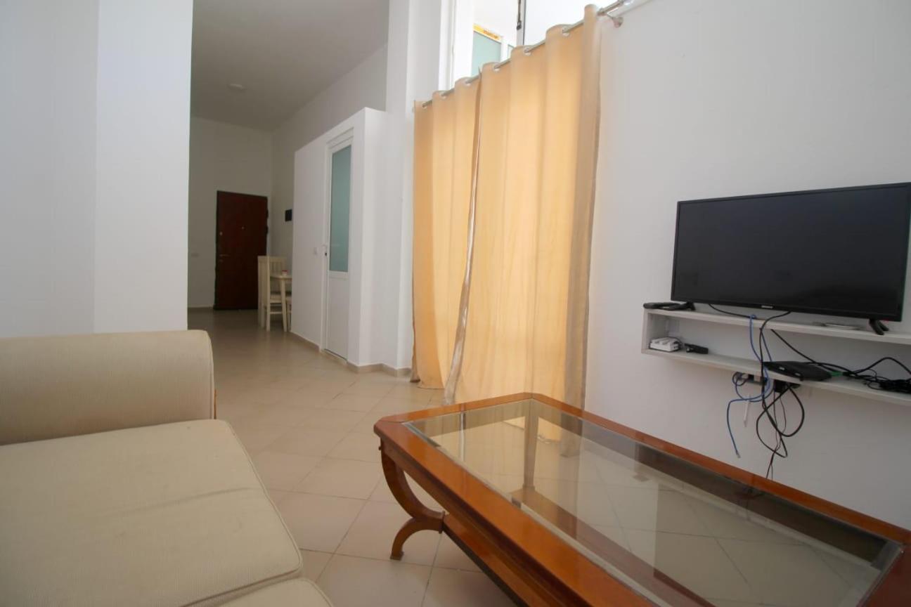 Hostel K13 Sarandë Exteriör bild