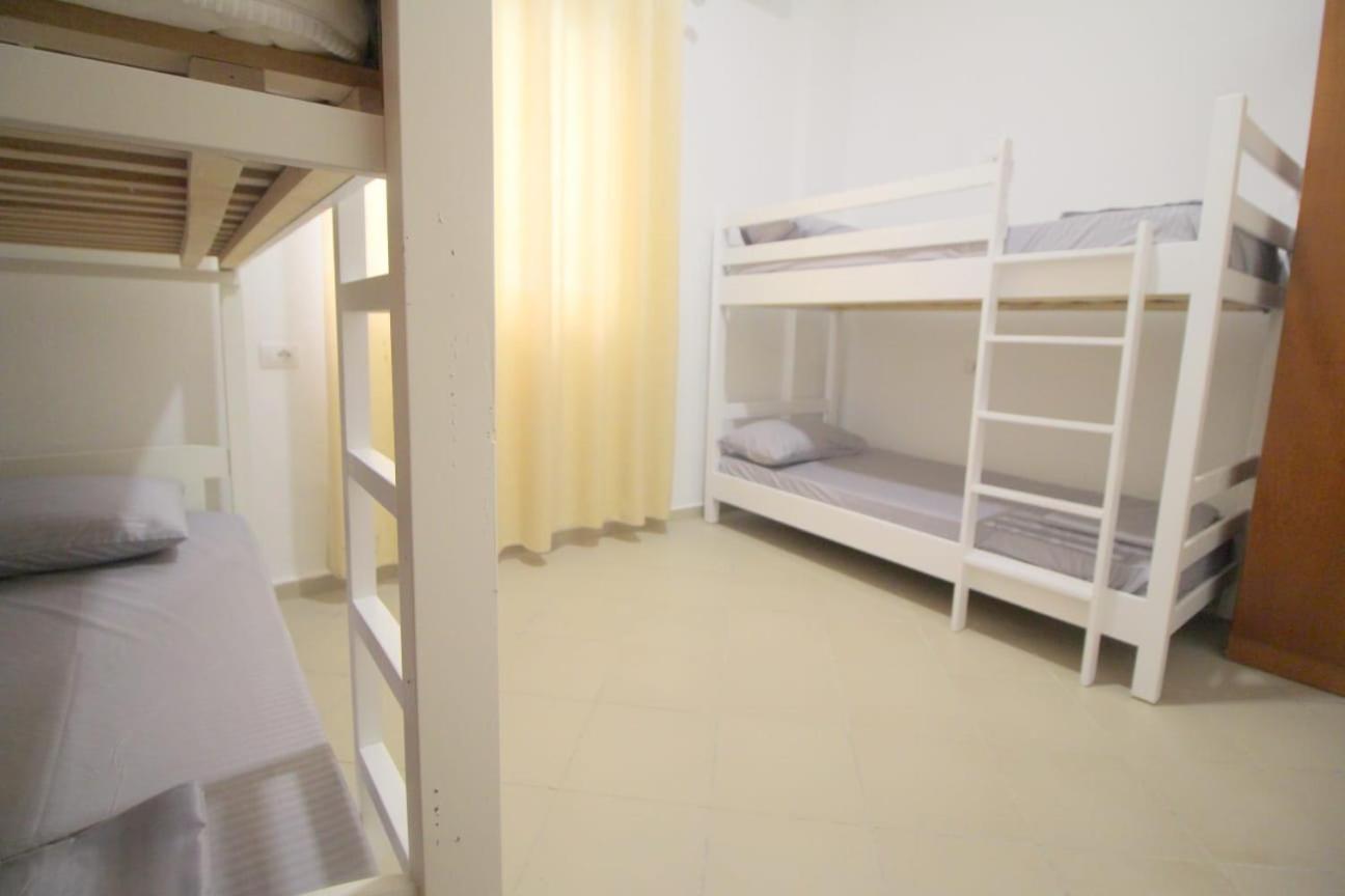Hostel K13 Sarandë Exteriör bild