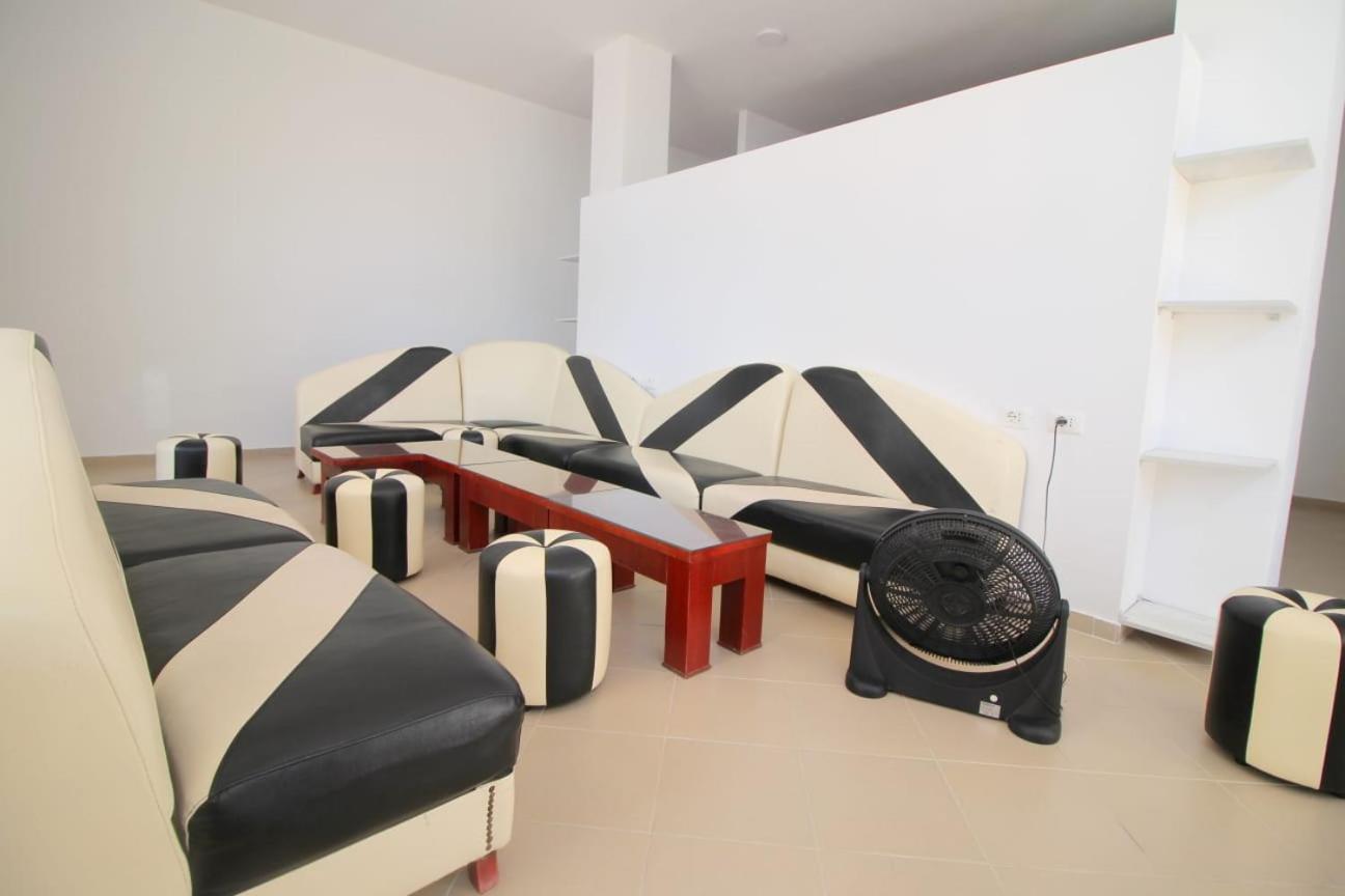 Hostel K13 Sarandë Exteriör bild